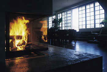 Feuerstelle mit Glasschiebetür - Dachboden, Wien, 1997